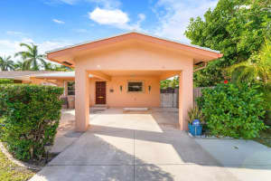 712 NE 34th Ct, Oakland Park, FL 33334 Sold 05/02/25