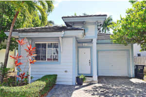 377 NE 32 TE, Homestead, FL 33033 Sold 07/14/25