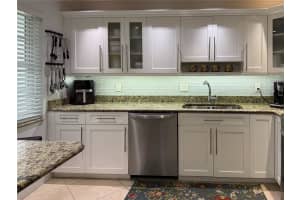 625 Oaks Dr 101, Pompano Beach, FL 33069 Sold 08/29/25