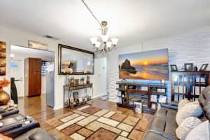 562 W 6th St, Riviera Beach, FL 33404 Sold 05/05/25