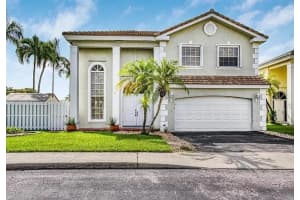 900 Richwood Ter, Davie, FL 33325 Sold 05/22/25