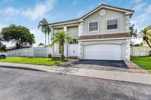 900 Richwood Ter, Davie, FL 33325 Sold 05/22/25