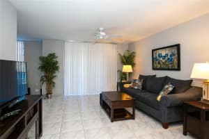 1100 Colony Point Cir 104, Pembroke Pines, FL 33026 Sold 04/30/25