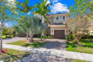 10130 Edgewater Ct, Parkland, FL 33076 Sold 05/01/25