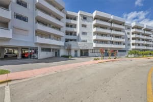 7300 Wayne Av 413, Miami Beach, FL 33141 Sold 05/22/25