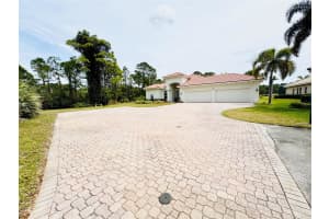 7450 Legends Dr, Port Saint Lucie, FL 34986 Sold 04/25/25