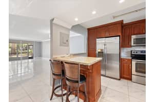 371 S Hollybrook Dr 102, Pembroke Pines