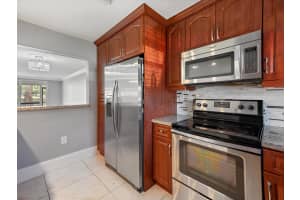 371 S Hollybrook Dr 102, Pembroke Pines, FL 33025 - MLS#F10494291