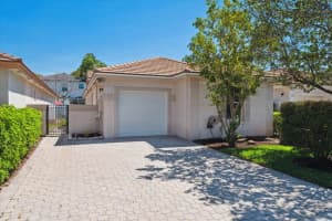 214 NW 75th Way, Plantation, FL 33317 Sold 05/08/25