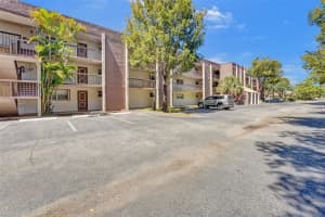 7000 Nova Dr 105e, Davie