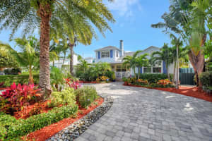 728 N Lakeside Drive, Lake Worth Beach, FL 33460 Sold 06/02/25