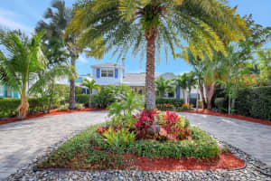 728 N Lakeside Drive, Lake Worth Beach, FL 33460 Sold 06/02/25