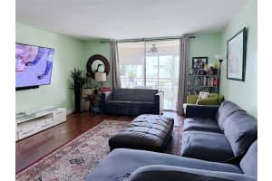 325 SE 11 TE 205, Dania Beach, FL 33004 - MLS#F10494496