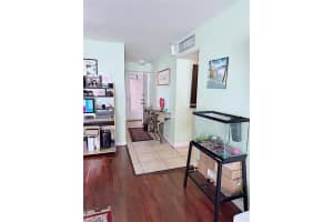 325 SE 11 TE 205, Dania Beach, FL 33004 - MLS#F10494496