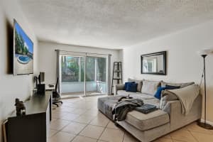 1400 Tallwood Ave 107, Hollywood