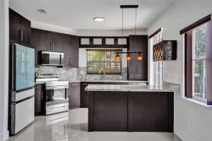 20737 NW 3rd St, Pembroke Pines, FL 33029 Sold 05/08/25