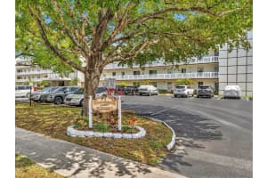 1025 SE 4th Ave 102, Dania Beach, FL 33004 Sold 10/14/25