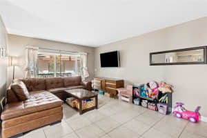 8002 Lagos De Campo Blvd B-101, Fort Lauderdale, FL 33321 Sold 05/14/25