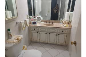 4090 Nw 42nd Ave 303, Lauderdale Lakes