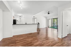 530 S Park Rd 22-11, Hollywood, FL 33021 - MLS#F10494813