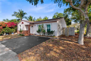 501 Danville Ter, Davie, FL 33325 Sold 07/15/25