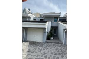 216 Poinciana Dr 216, North Miami Beach, FL 33160 - MLS#F10494859