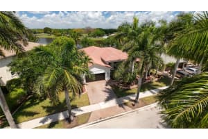 950 Marina Dr, Weston, FL 33327 Sold 04/30/25