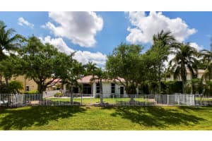 950 Marina Dr, Weston, FL 33327 Sold 04/30/25