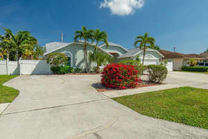 118 Queens Ln, Royal Palm Beach, FL 33411 Sold 06/13/25