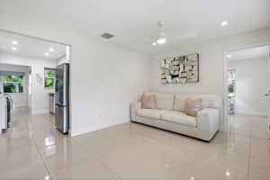 125 NW 23rd St, Wilton Manors, FL 33311 Sold 07/02/25