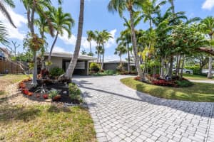 1740 NE 40th Pl, Oakland Park, FL 33334 Sold 05/08/25