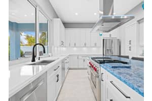 2754 NE 31st Ct, Lighthouse Point, FL 33064 - MLS#F10495132