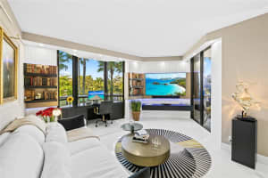 3598 Yacht Club Dr 202, Aventura