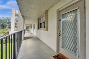 9450 Poinciana Pl 215, Davie, FL 33324 Sold 07/28/25