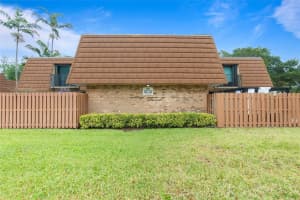 2555 Camelot Ct, Cooper City, FL 33026 Sold 06/11/25
