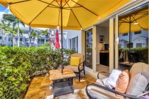2725 NE 8th Ave 102, Wilton Manors, FL 33334 Sold 04/28/25
