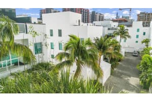 721 NE 4th Ave, Fort Lauderdale, FL 33304 Sold 05/02/25