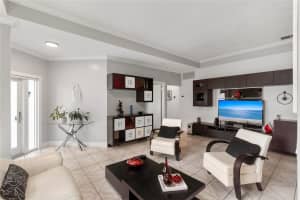 8350 SW 12th St, Pembroke Pines, FL 33025 Sold 05/16/25