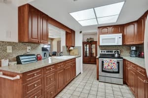 4610 Highland Dr, Tamarac, FL 33319 Sold 10/30/25