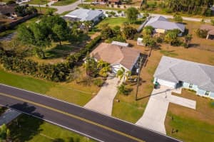 585 NW Floresta Drive, Port Saint Lucie, FL 34983 - MLS#F10495653