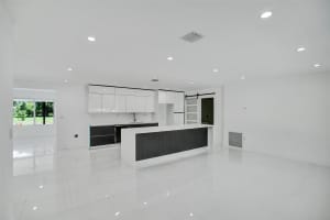 800 NW 153rd St, Miami, FL 33169 Sold 06/09/25