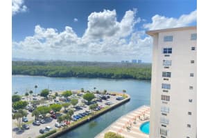 400 Kings Point Drive, Sunny Isles Beach, FL 33160 - MLS#F10495746