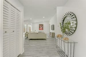 16643 Redwood Way, Weston