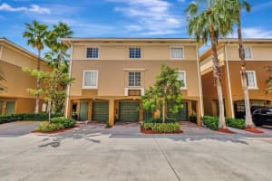 2961 NE 185th St 1610, Miami, FL 33180 Sold 05/02/25