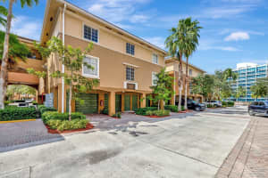 2961 NE 185th St 1610, Miami, FL 33180 Sold 05/02/25