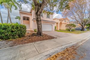 1568 SW 106th Ave, Pembroke Pines, FL 33025 - MLS#F10495935