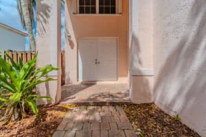 1568 SW 106th Ave, Pembroke Pines, FL 33025 - MLS#F10495935