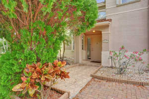 2571 E Saratoga Dr, Cooper City, FL 33026 Sold 06/03/25