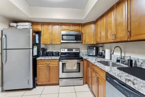 5850 Nw 57 Ave 4, Tamarac