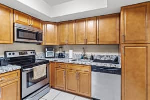5850 NW 57 Ave 4, Tamarac, FL 33319 - MLS#F10495983